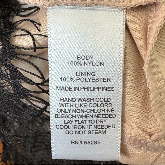 Express Lace Black cropped top - Picture 3 of 3